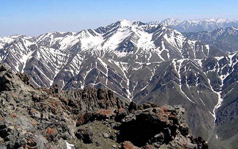 بهترین زمان رفتن به کوه علمدار چه موقعی است؟