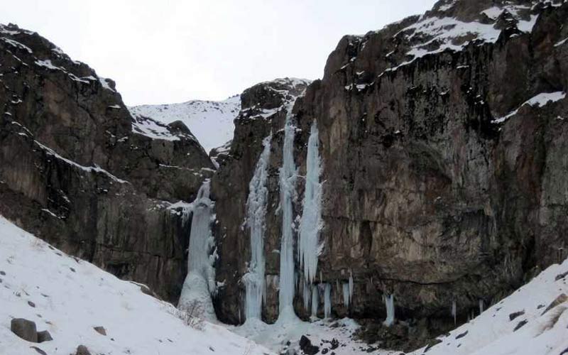 صعود آبشار یخی خور